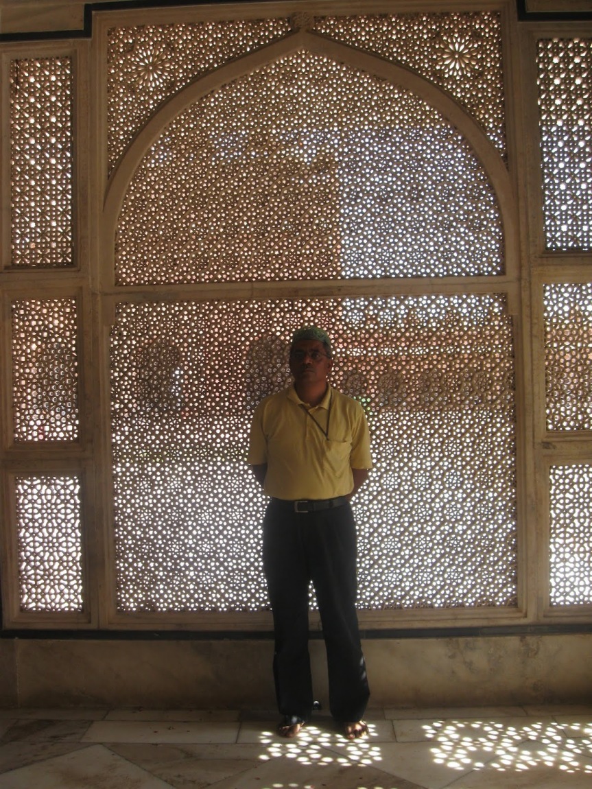 Visit to Mathura, Gokul, Brindawan, Fateshpur Sikri, Taj Mahal on 24-May-2009